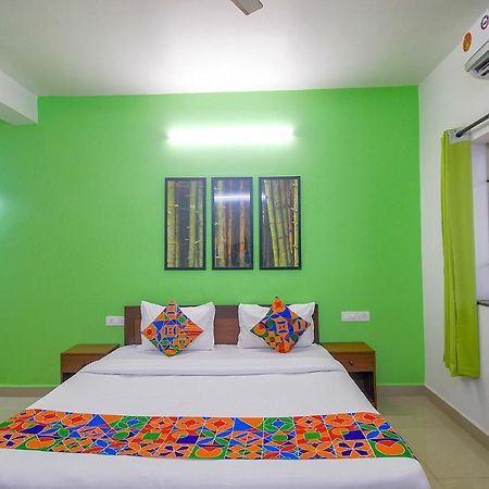 Fabescape Sk Studios With Pool & Gym, Arpora Old Goa Luaran gambar